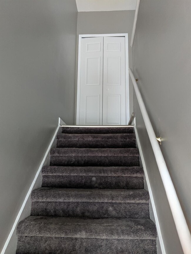 Photo - Clean 2 Bedroom Upper Condo w/ Updated Flo...