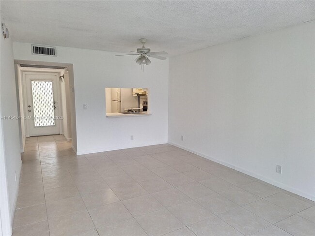 Photo - 9480 Poinciana Pl Unit 404