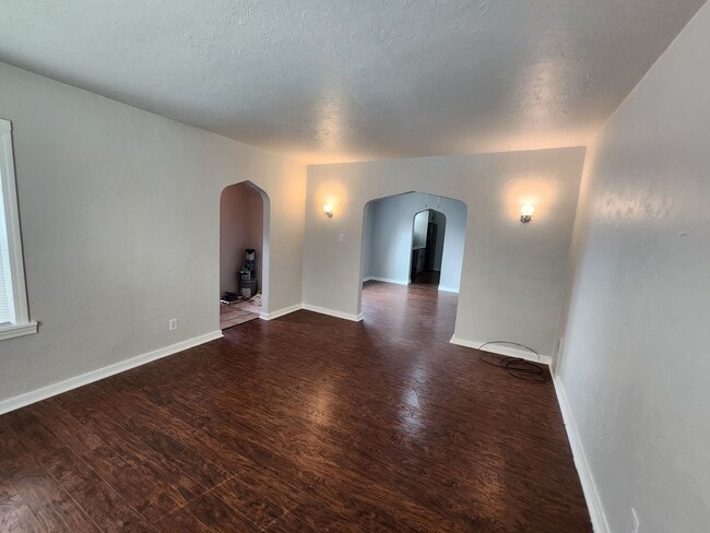 Photo - 824 Oak St
