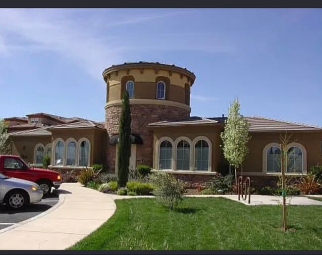 Photo - 1900 Danbrook Dr Unit 1228