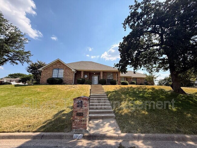 Building Photo - 1906 Country Brook Dr Rental