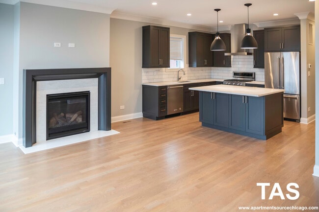 Photo - 2319 N Southport Ave Unit 1