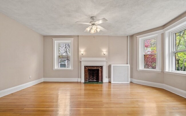 Photo - Gorgeous 3 bedroom unit in Brookline!
