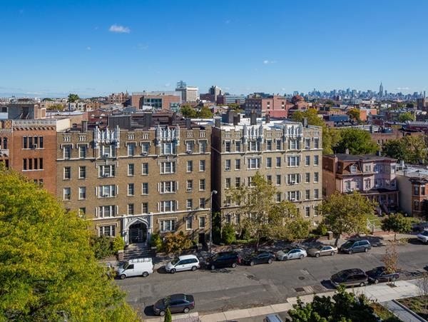 28 Duncan Avenue Apts