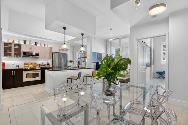 Photo - 600 S Dixie Hwy Unidad 141