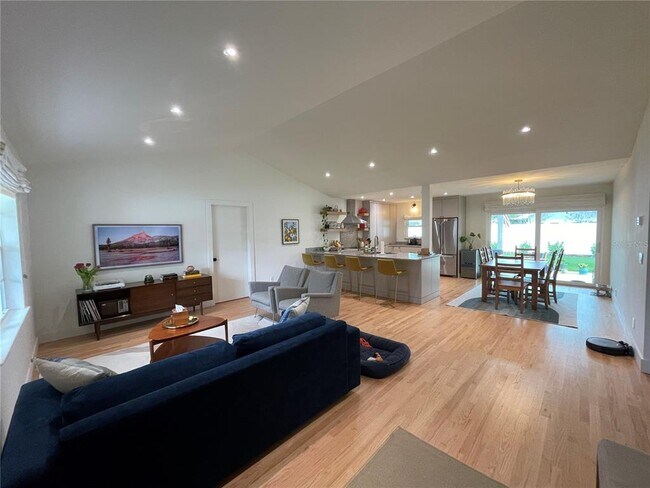 Photo - 3912 W San Miguel St