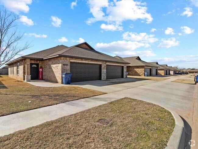 Building Photo - 1818 Post Oak Rd Rental