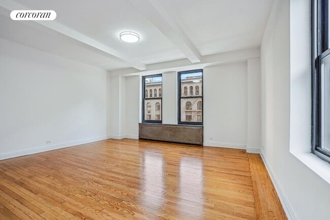 Photo - 200 W 16th St