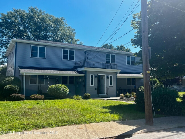 Building Photo - 811 Glenwood Rd Rental