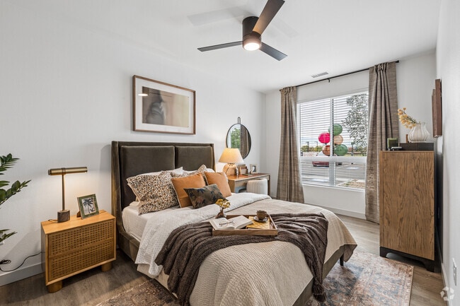 2BR, 2BA - 1,068SF - Secondary Bedroom