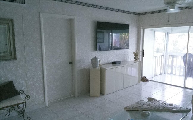 Photo - 460 Paradise Isle Blvd Unit 301