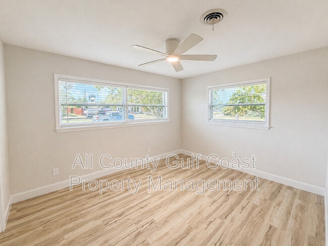 Photo - 219 Glen Oak Rd