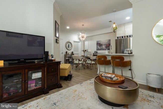 Photo - 4870 Eisenhower Ave Unit 201