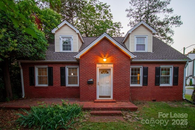 Photo - 3400 Eastway Dr House