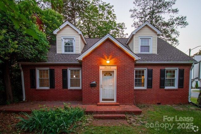 Building Photo - 3400 Eastway Dr Rental