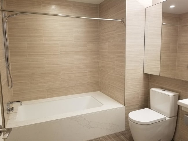 Photo - 877 Francisco St