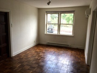 Building Photo - 324 S Highland Ave