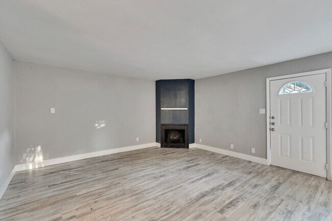 Photo - 4721 Blueberry Trail Unidad A