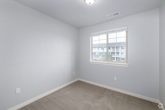 3BR, 2BA - 1,192SF