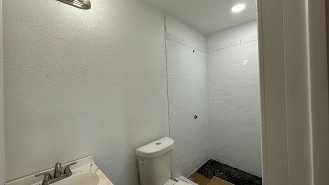 Photo - 102 7th St SW Unit 3