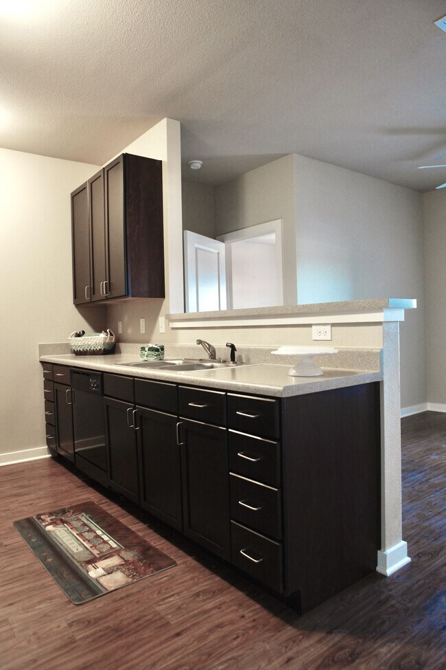 Floral Gardens Apartments Houston, TX