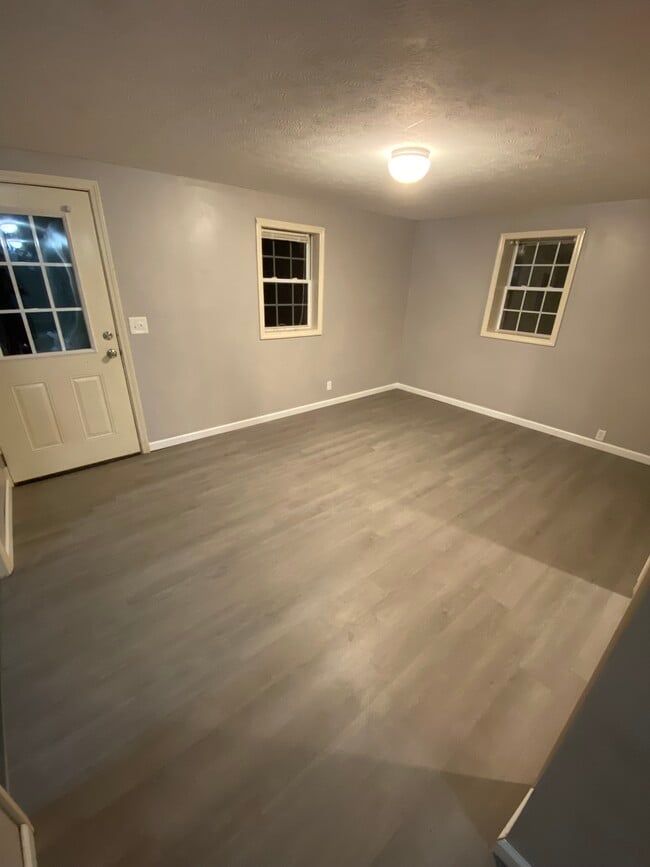 Building Photo - 7108 Cobb Cir Unit B Rental