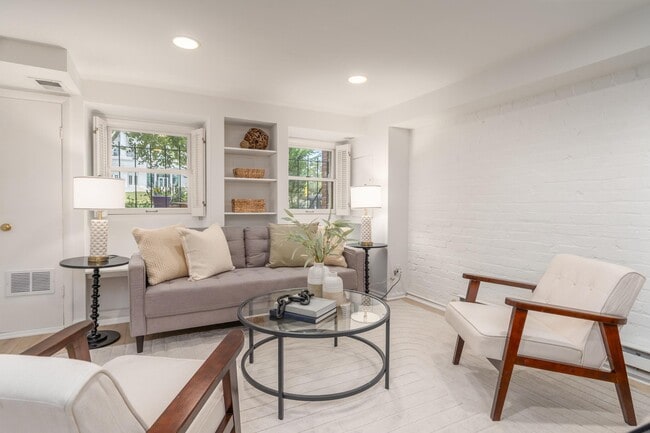 Photo - 1683 35th St NW