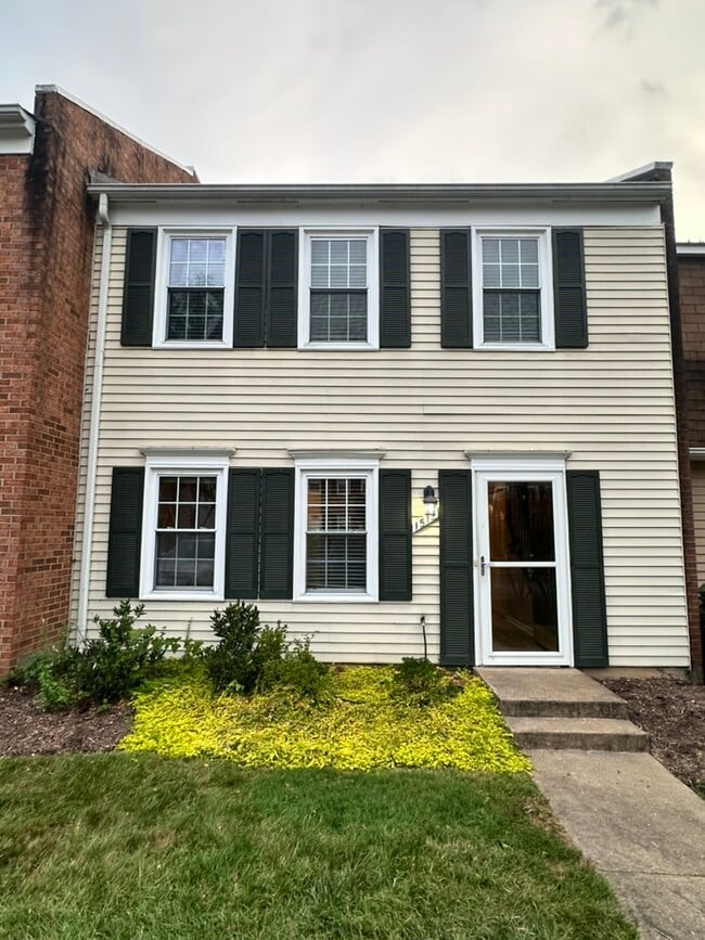 Building Photo - 1512 Skirmish Run Dr Rental