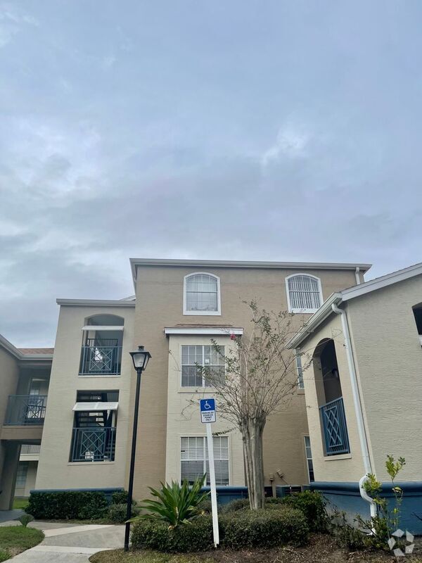 Building Photo - 7310 Westpointe Blvd Unit 633 Rental