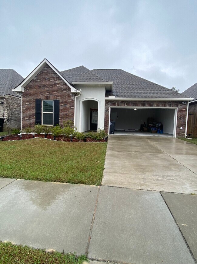 Front View - 16052 Summer Gardens Ave