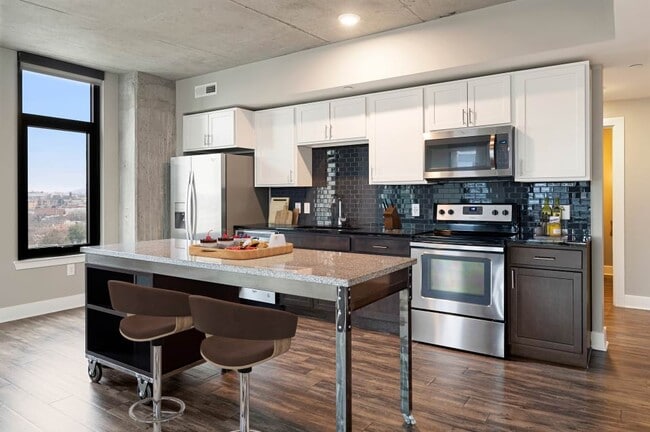 Photo - Aertson Midtown