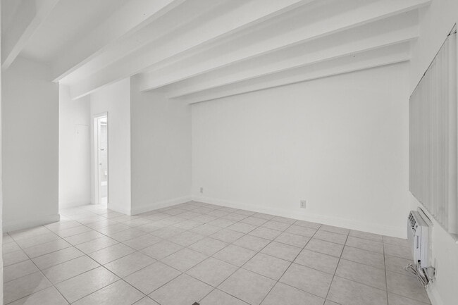 Photo - 330 NW 20th St Unit Apt 104