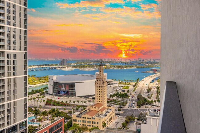 Photo - 501 NE 1st Ave Unit SI ID1505755P