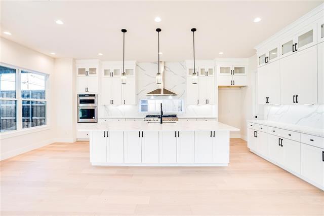 Photo - 3611 S Versailles Ave