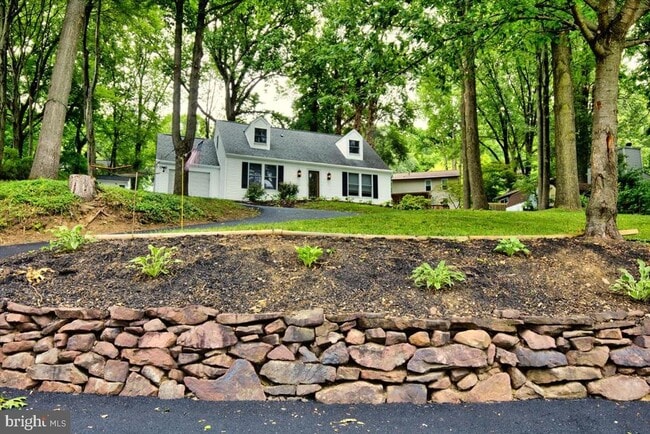 Photo - 342 Sherry Ln