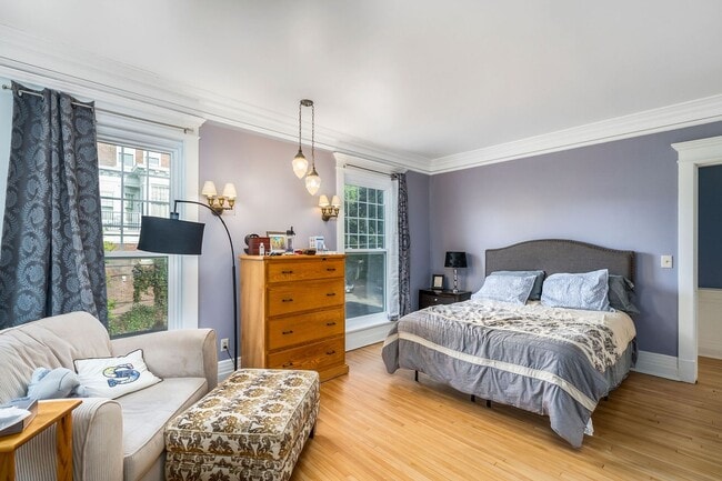 Photo - Beautiful 4 Bedroom/2 Bathroom SECOND Floor Apartment in East Duluth Mansion - AVAILABLE JUNE! Unit 2307 E Superior St - 2