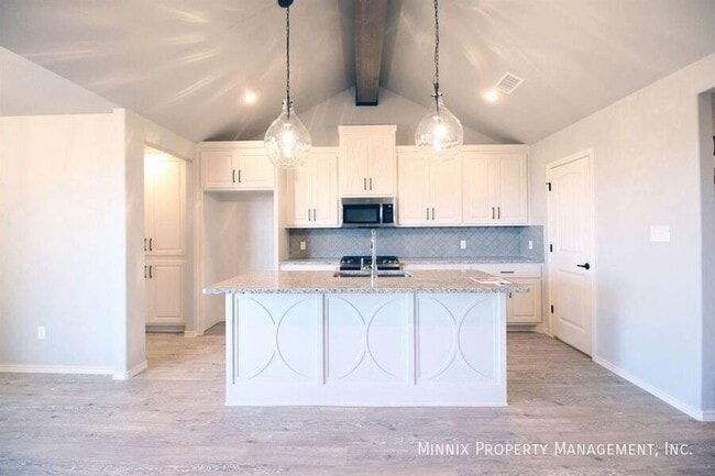 Photo - 5840 Lehigh St