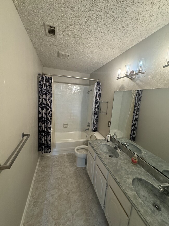 Guest Bath - 901 Yosemite Trl
