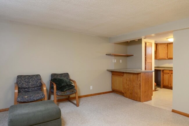 Photo - 130 W 44th St