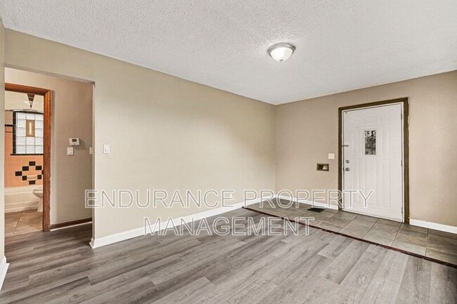 Photo - 937 Grand Ave