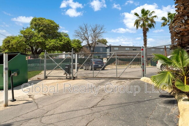 Photo - 255 E Rampart Dr