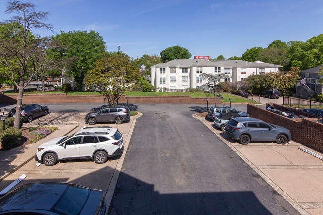 Photo - 212 W 10th St Unidad 17