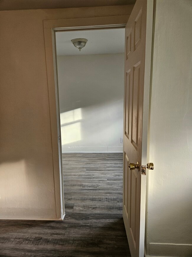 Bedroom - 317 N Norton St