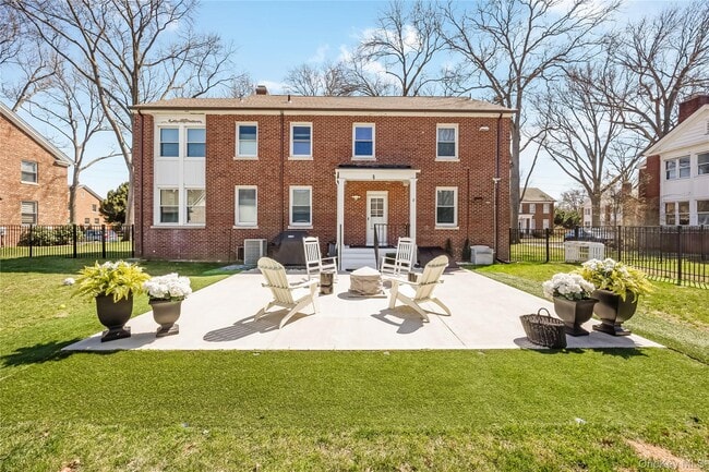 Photo - 312 Ellington Ave E