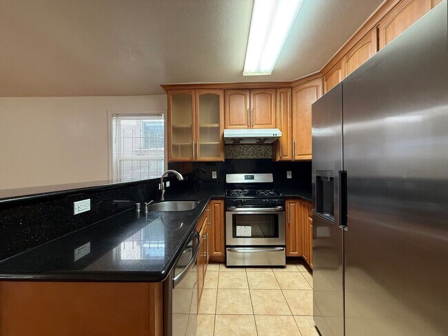 Photo - 2238 E 21st St Unit 2238/lower