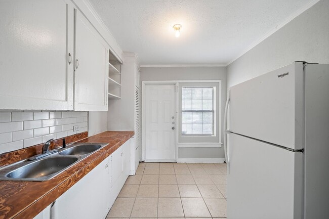 Building Photo - 818 3rd Ave N Unit 28 Rental