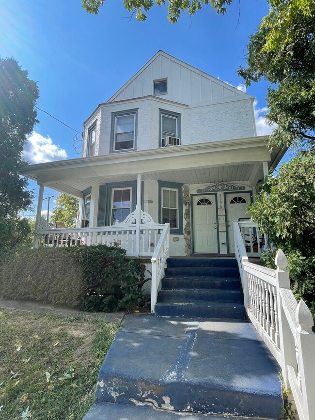 Main Entrance - 1736 Ferndale Ave Unit 1