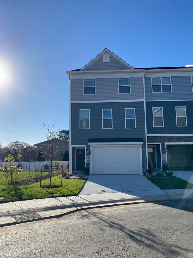 Photo - 215 Jenkins Way Townhome