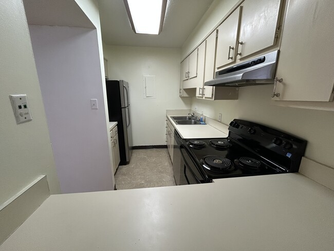 Photo - 3350 Altamont Rd Unit E11