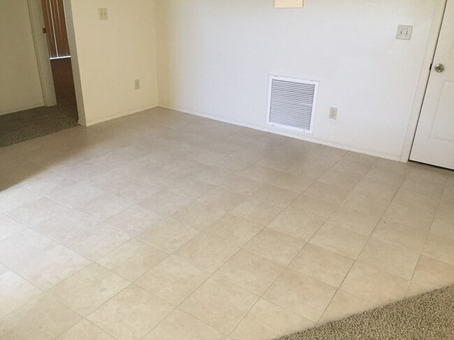 Photo - 6015 N Reata Dr